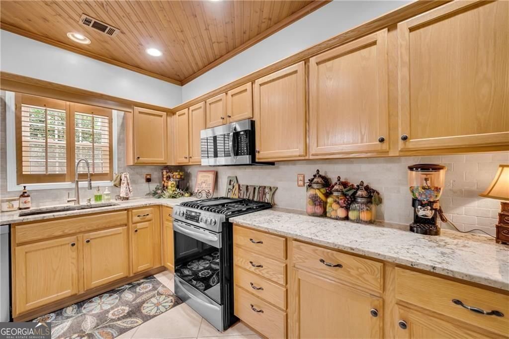 5724 Newberry Point Drive Flowery Branch - Photo 20