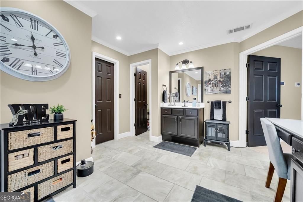 5724 Newberry Point Drive Flowery Branch - Photo 32