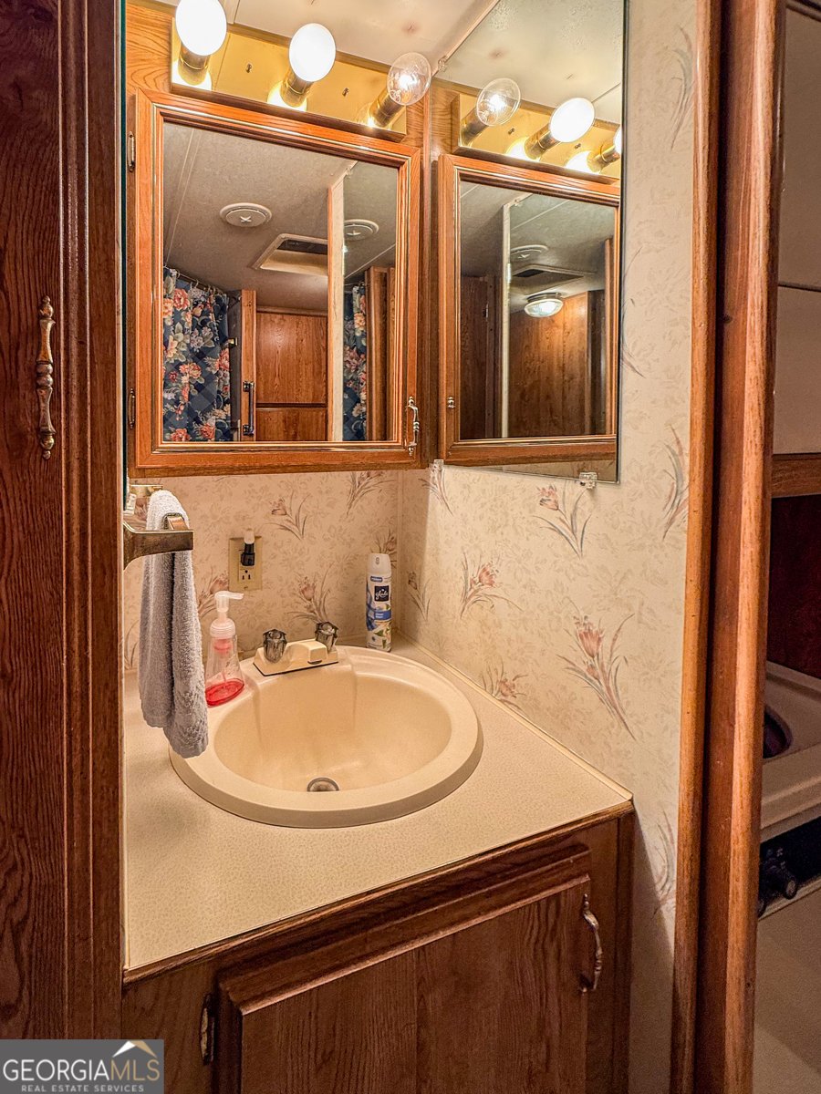 91 Yogi Bear Boulevard Cleveland - Photo 16