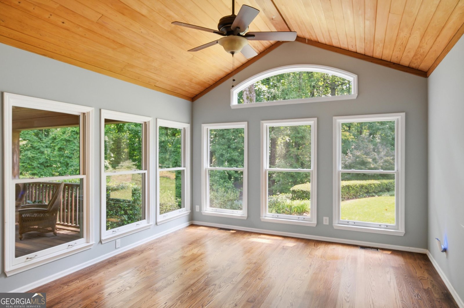1365 Holly Bank Circle Atlanta - Photo 11