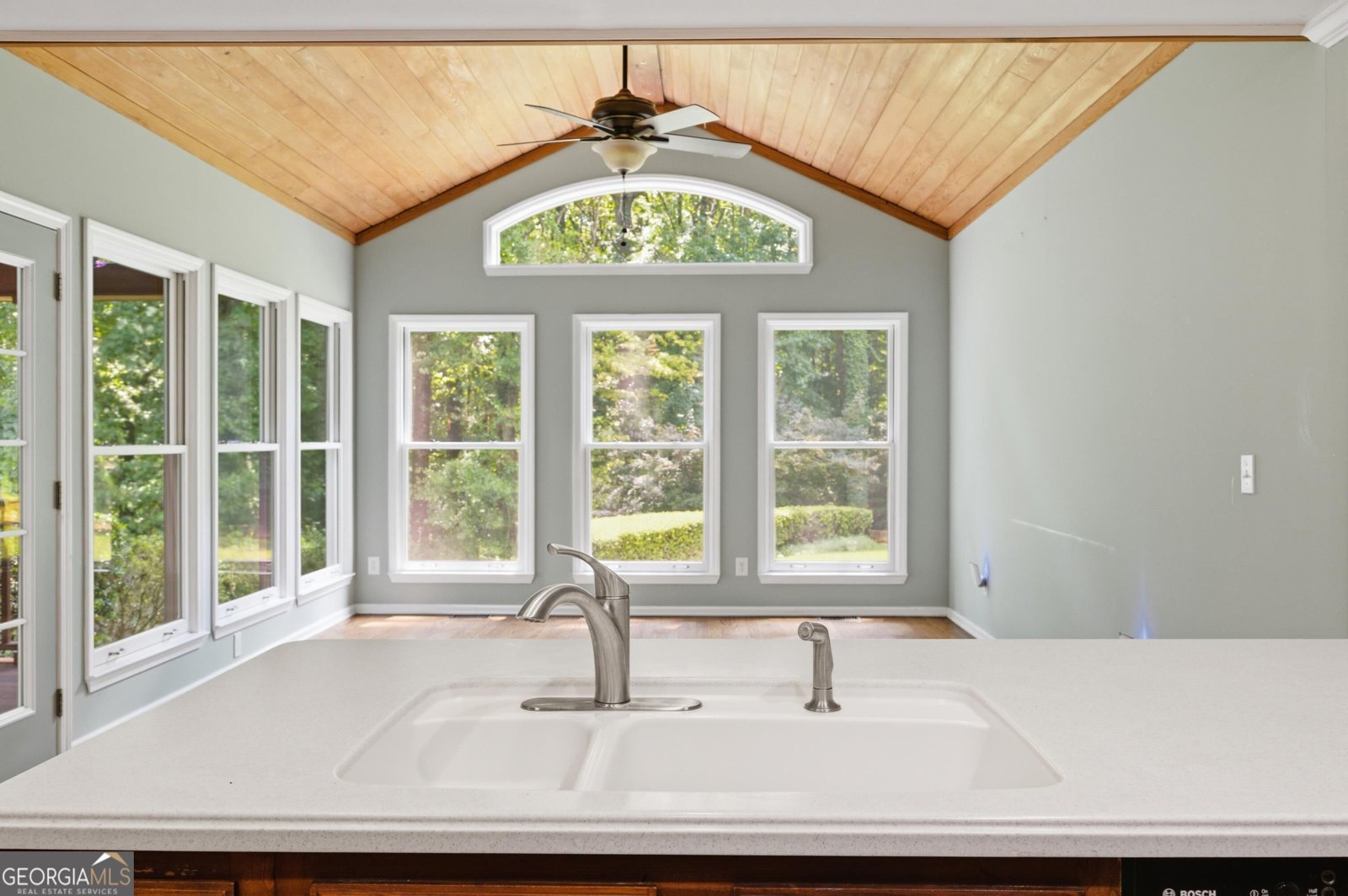 1365 Holly Bank Circle Atlanta - Photo 14