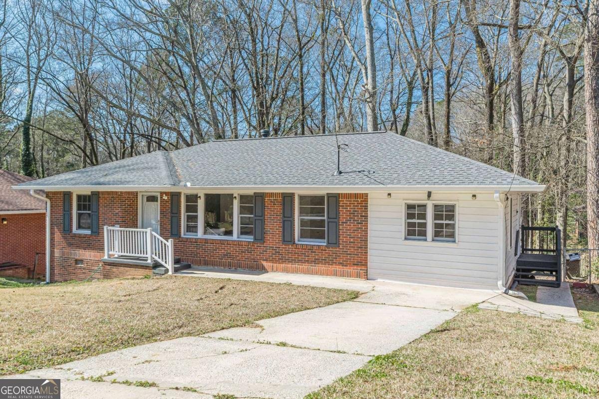 2773 Fairlane Drive Atlanta - main photo
