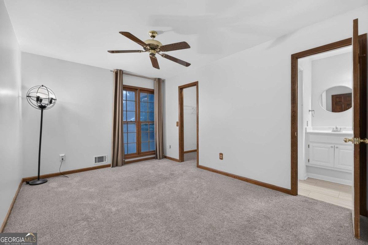 1105 Secret Cove Drive Sugar Hill - Photo 16