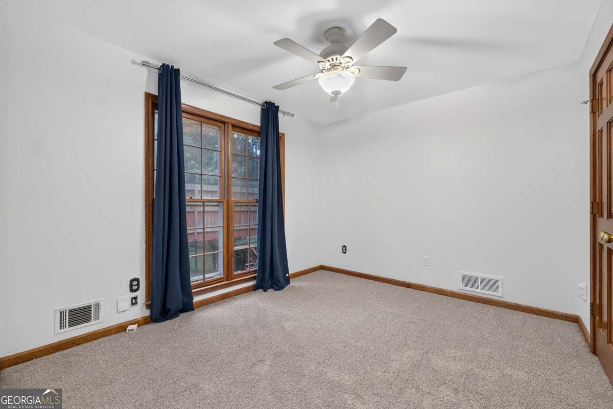 1105 Secret Cove Drive Sugar Hill - Photo 19