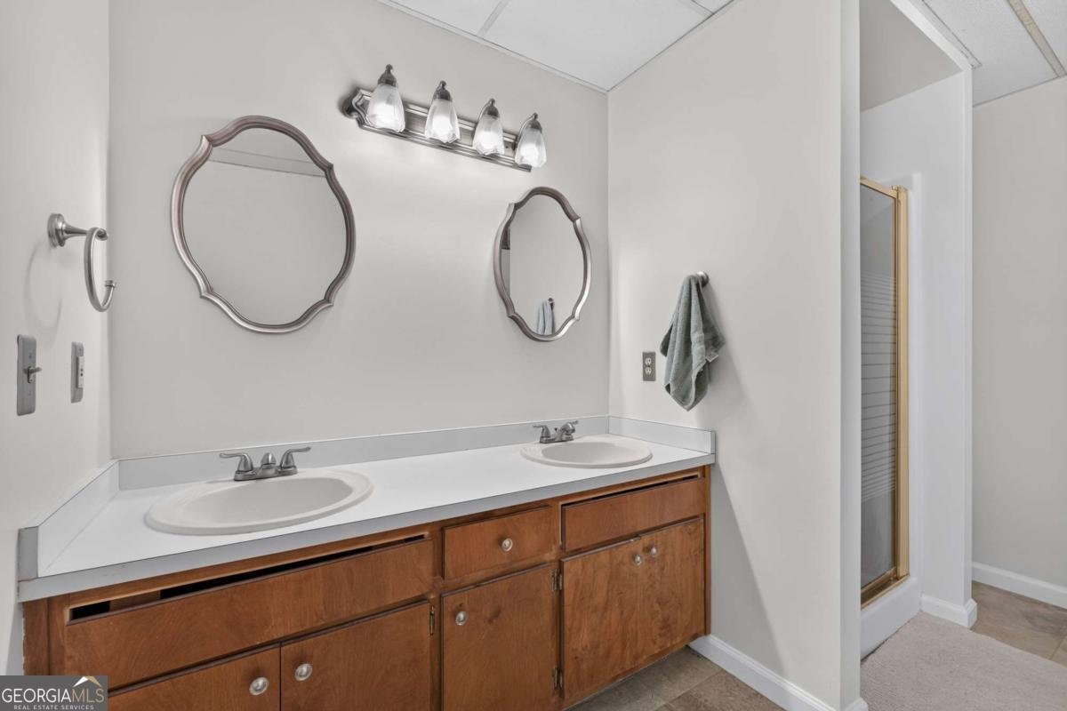 1105 Secret Cove Drive Sugar Hill - Photo 44