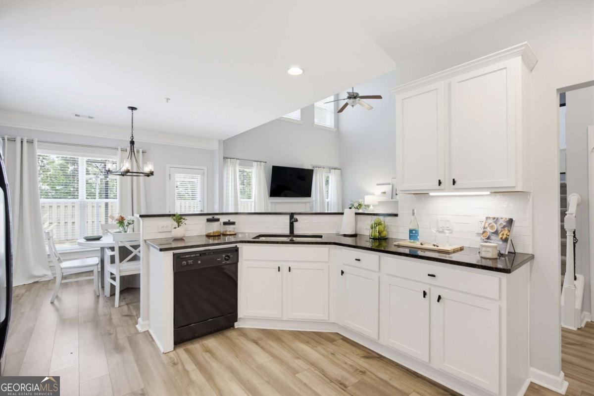 403 Mountain View Lane Woodstock - Photo 16