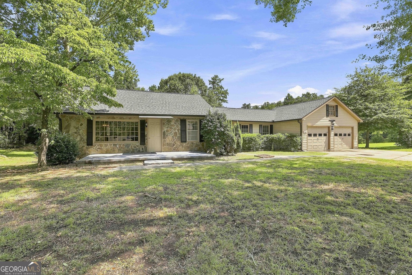 458 Mehaffey Drive Fairburn - main photo
