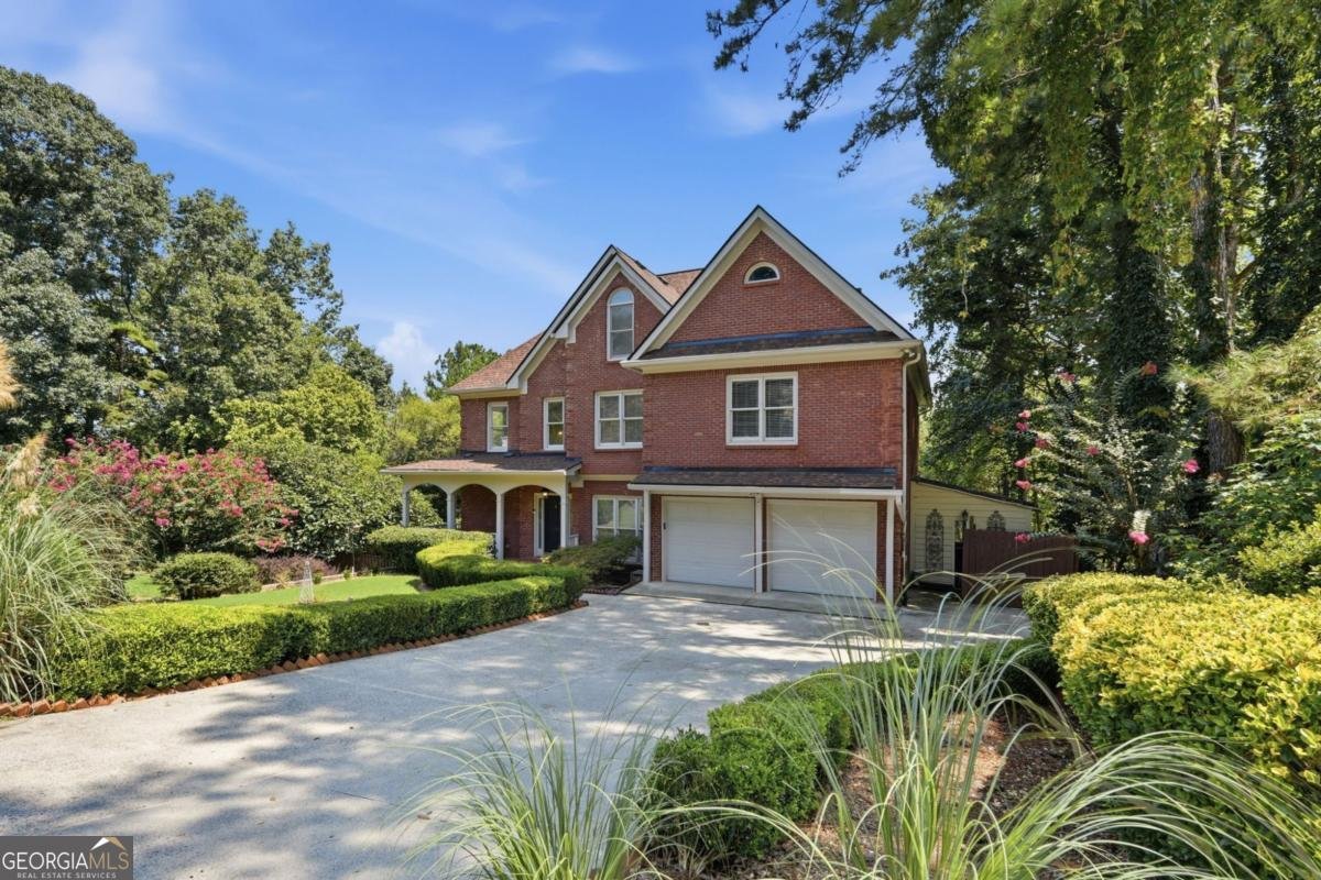1340 Eryn Circle Suwanee - Photo 8