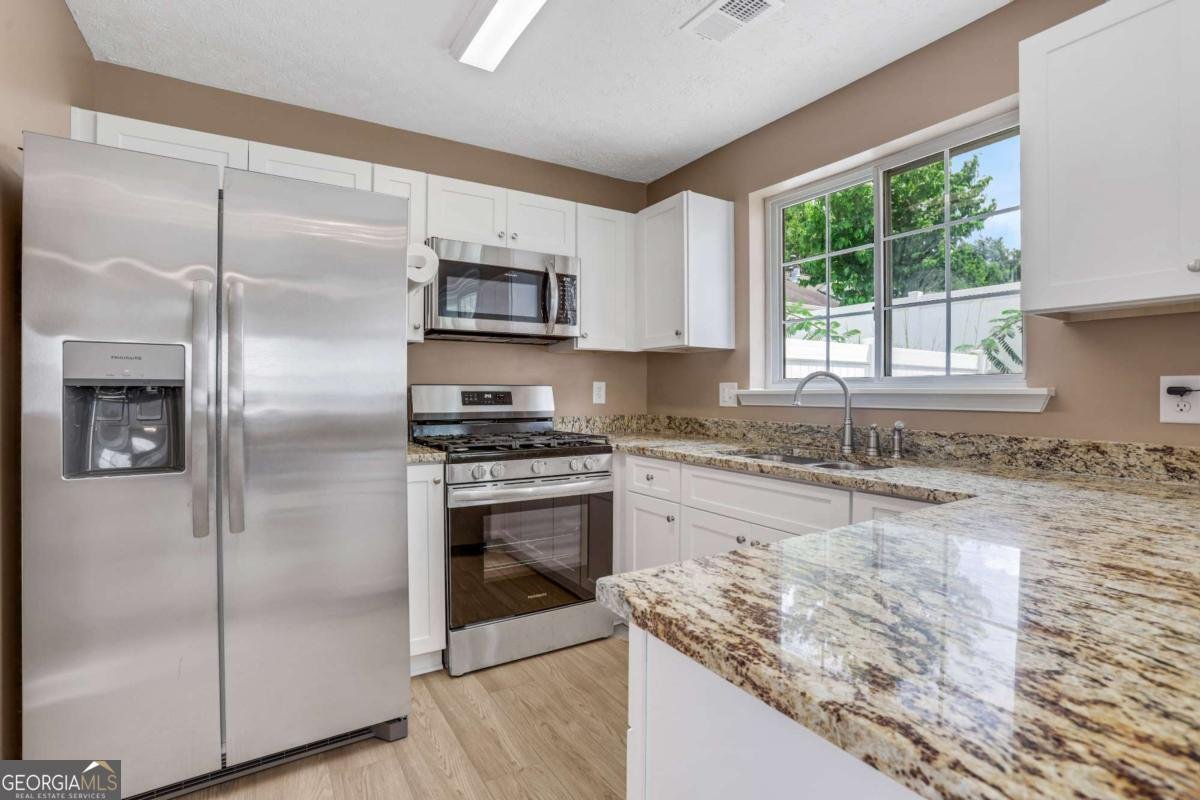 141 Oaks Place Woodstock - Photo 11