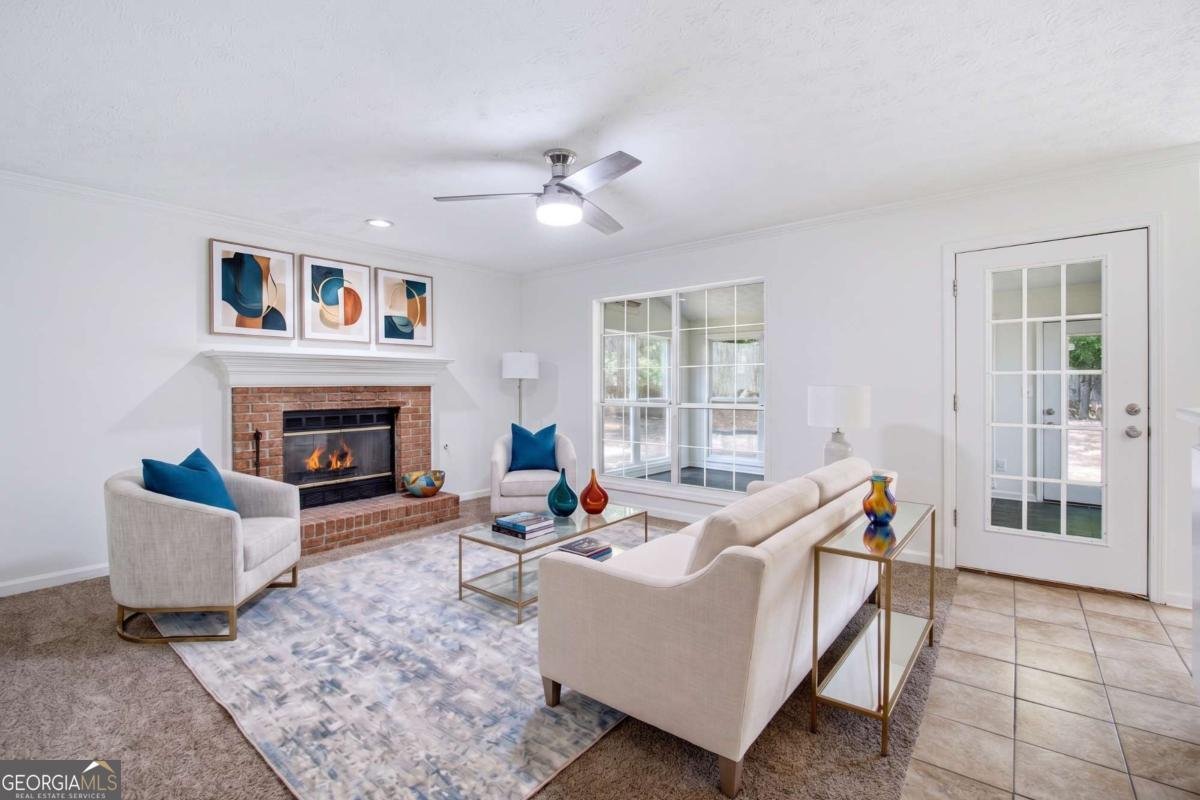 640 Suwanee Lakes Circle Suwanee - Photo 14