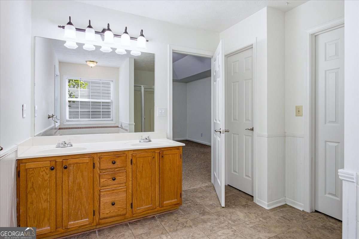 640 Suwanee Lakes Circle Suwanee - Photo 19