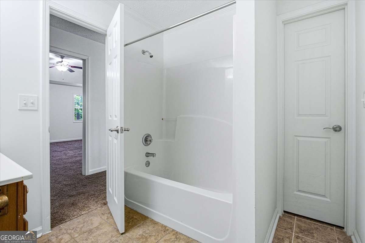 640 Suwanee Lakes Circle Suwanee - Photo 25