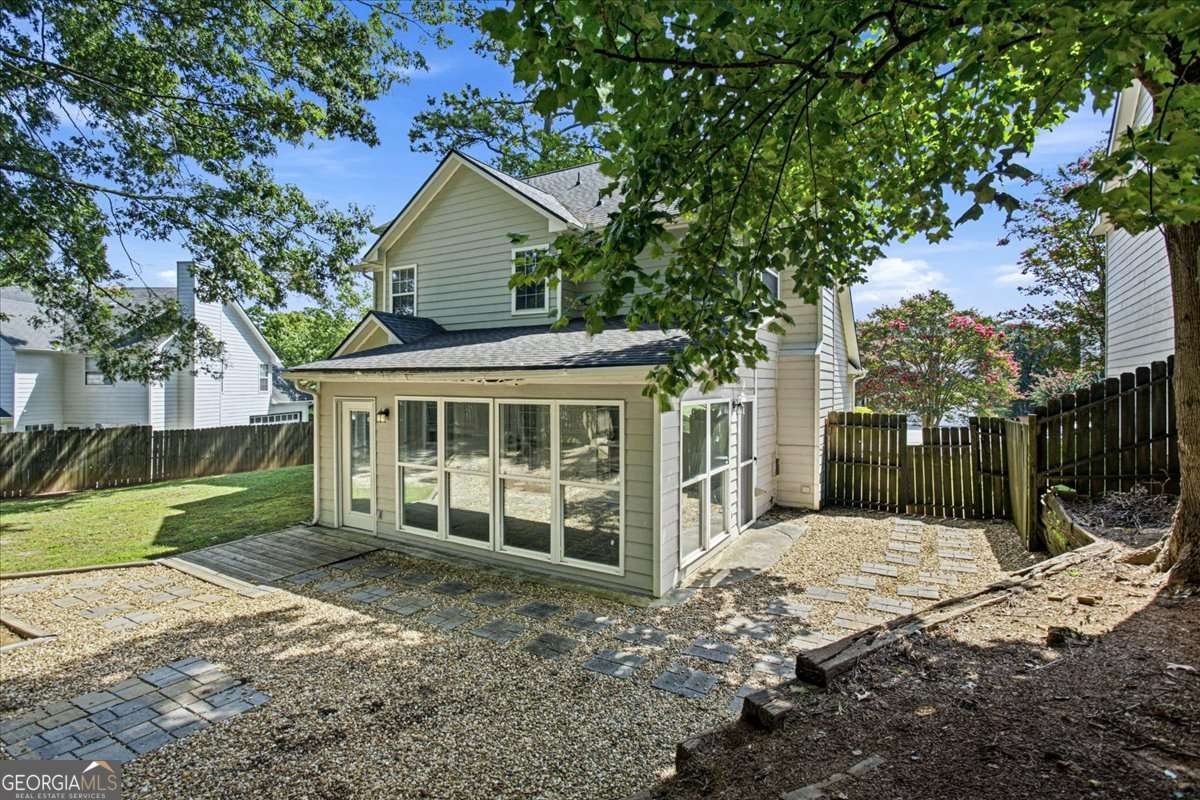 640 Suwanee Lakes Circle Suwanee - Photo 29