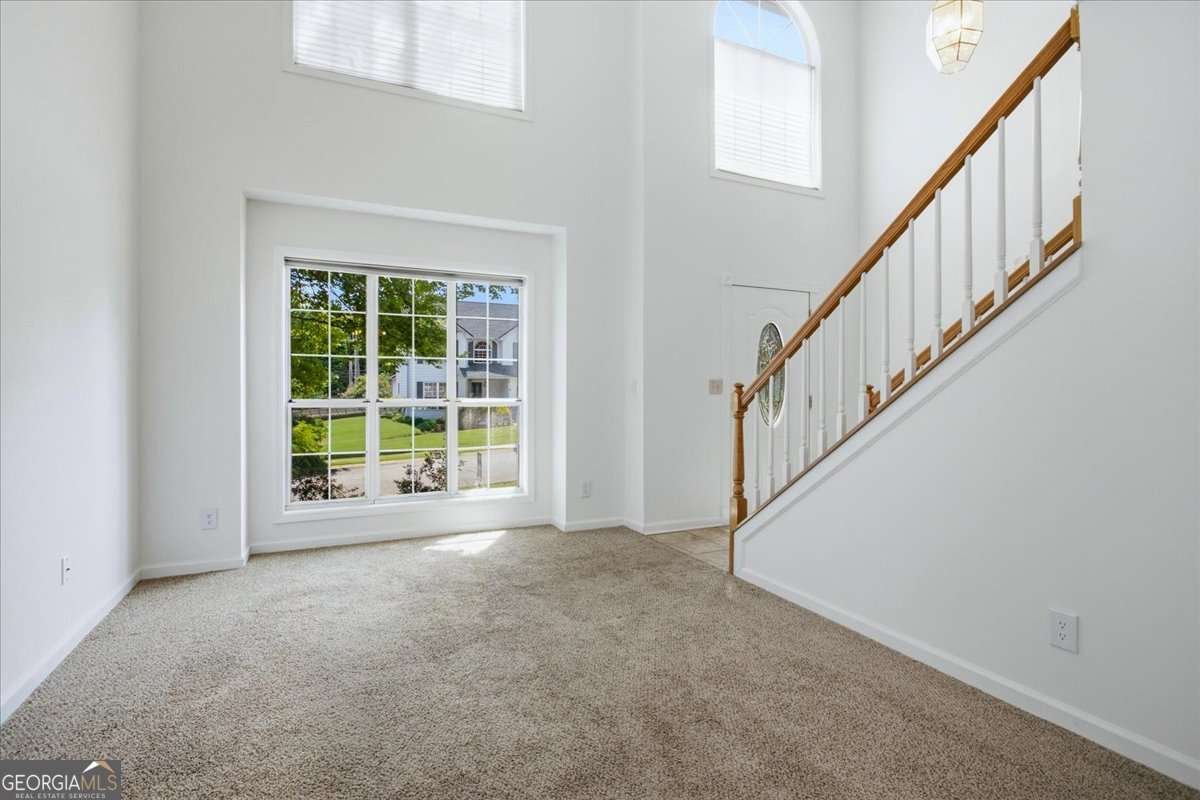640 Suwanee Lakes Circle Suwanee - Photo 6