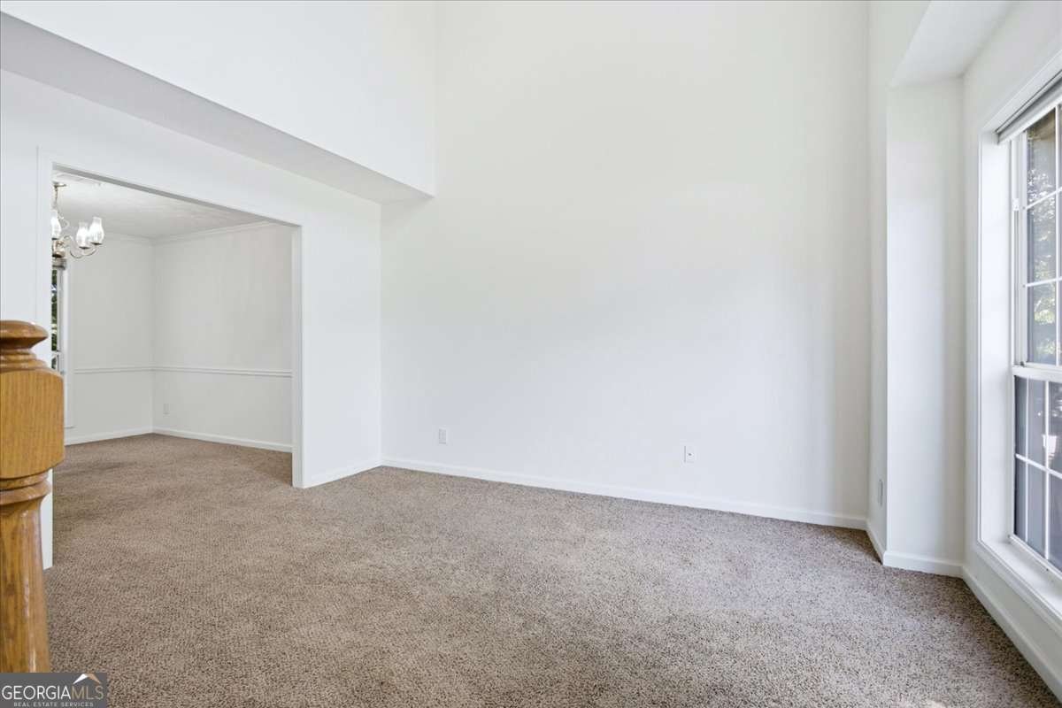 640 Suwanee Lakes Circle Suwanee - Photo 7