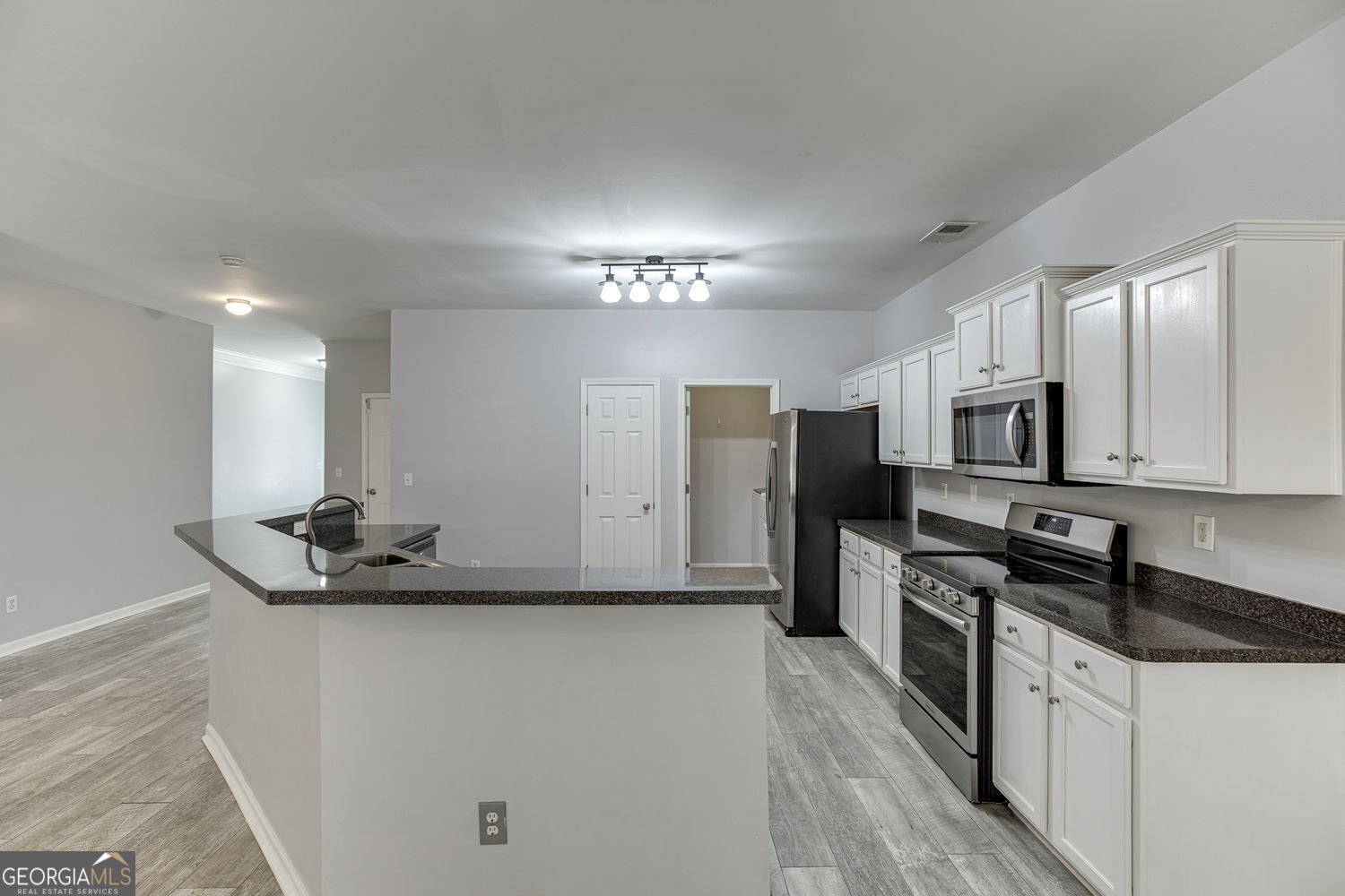 5854 Bridgeport Court Flowery Branch - Photo 6