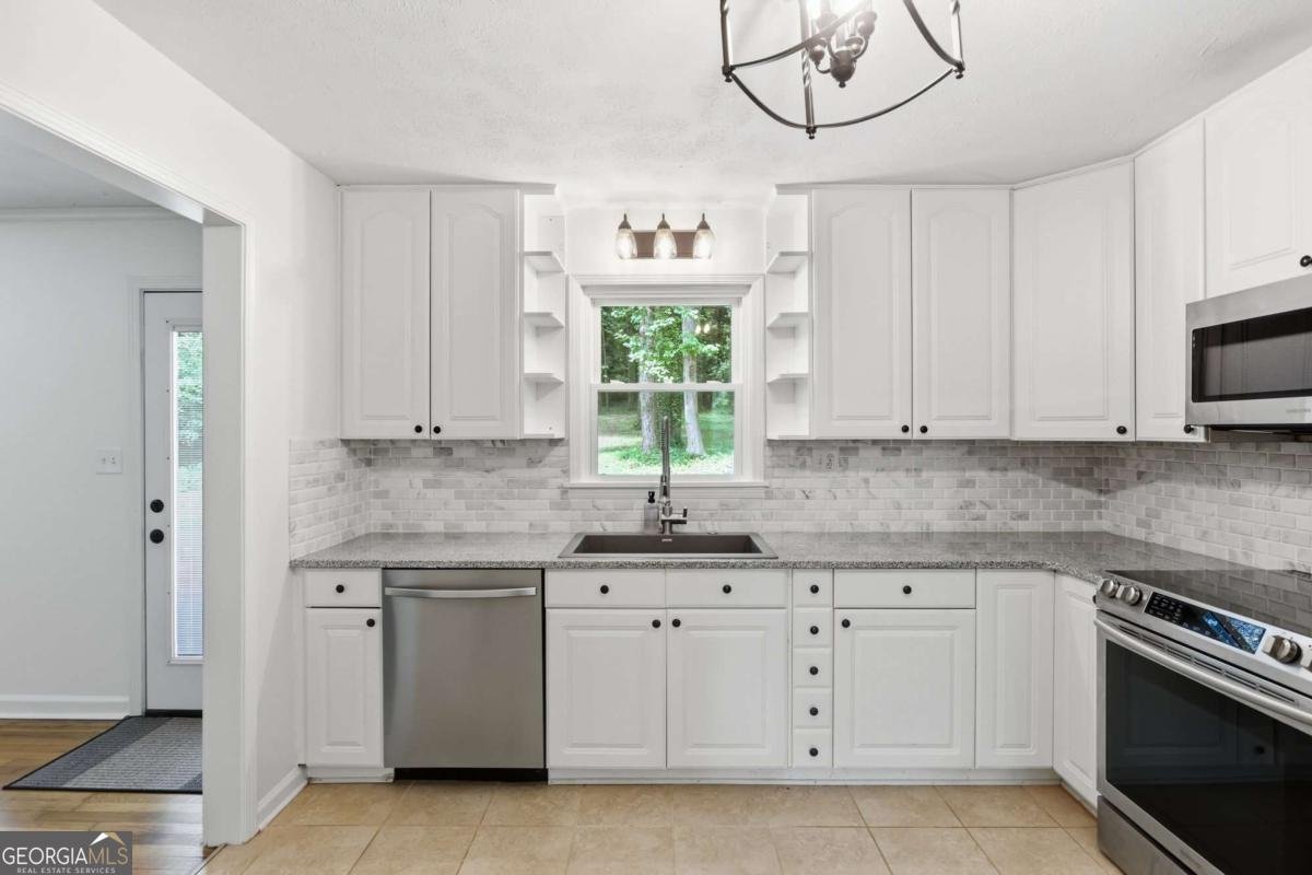 1661 Smithwood Drive Marietta - Photo 8