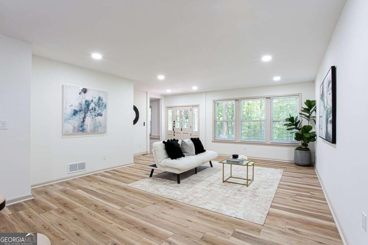1460 Loch Lomond Trail Atlanta - Photo 6