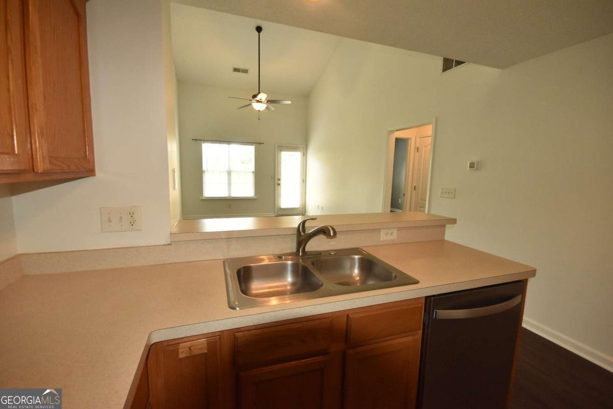 103 Fox Creek Drive Woodstock - Photo 6