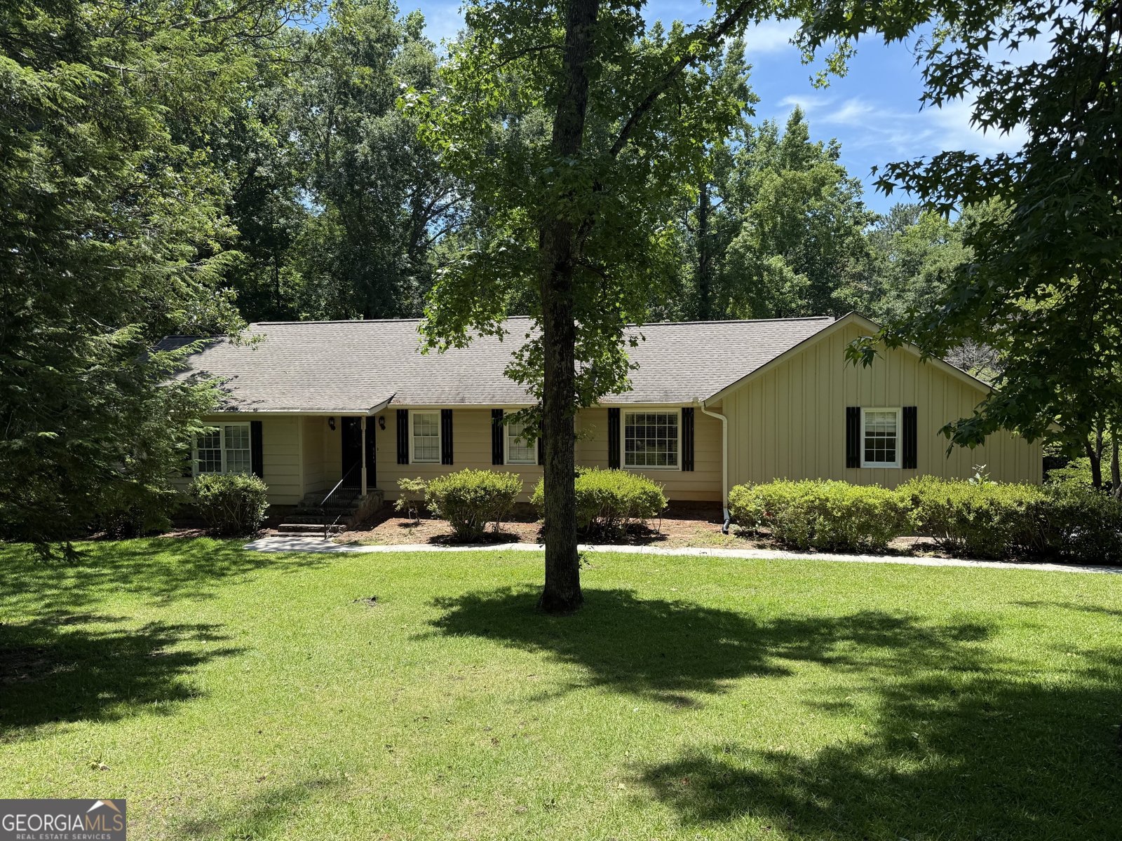 135 Kennesaw Drive Thomaston - main photo