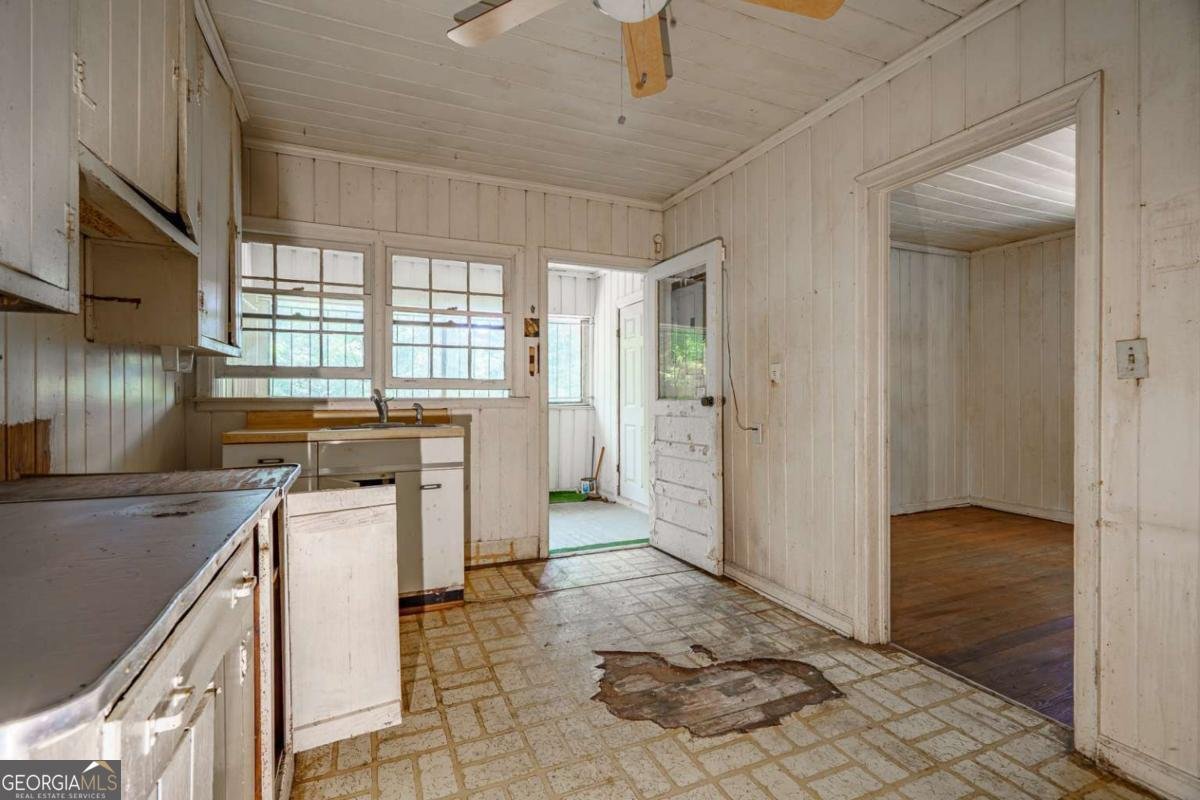 3240 Benjamin E Mays Drive Atlanta - Photo 12