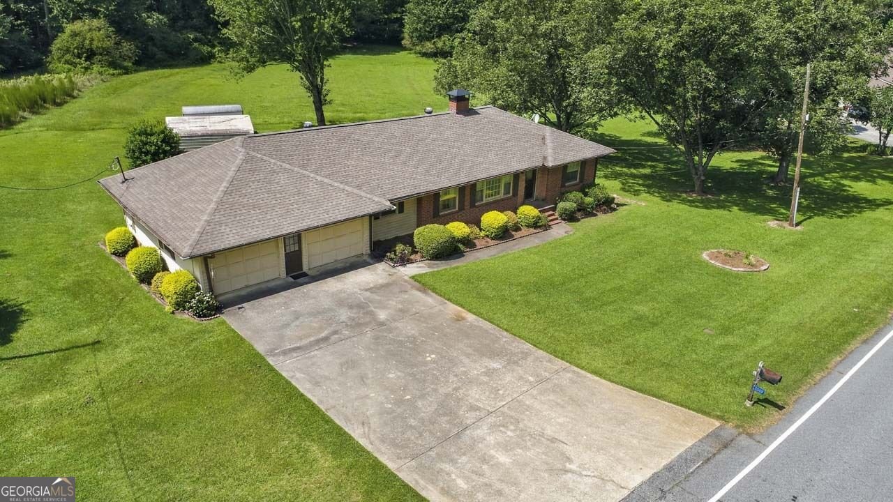 2069 Elmwood Circle Snellville - main photo