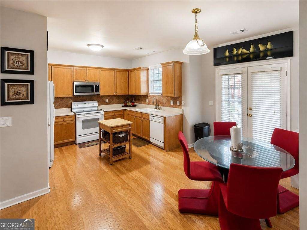 1423 Lady Slipper Court Kennesaw - Photo 8
