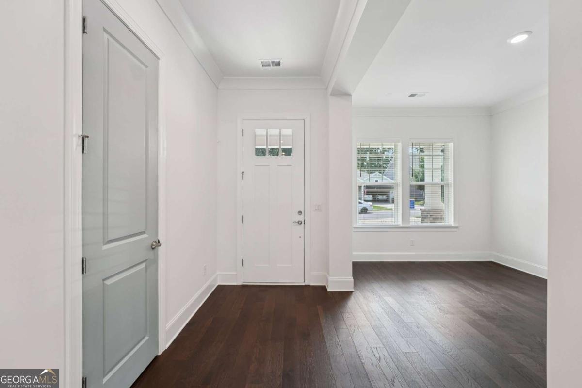 716 Elizabeth Trail Woodstock - Photo 7