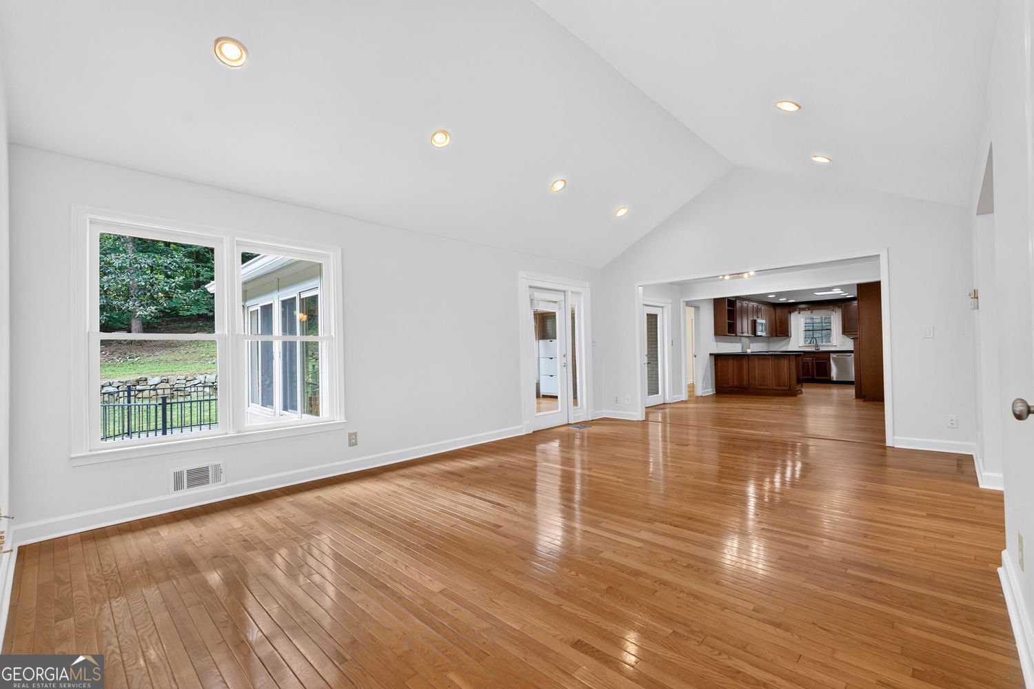 415 Forest Hills Drive Sandy Springs - Photo 7