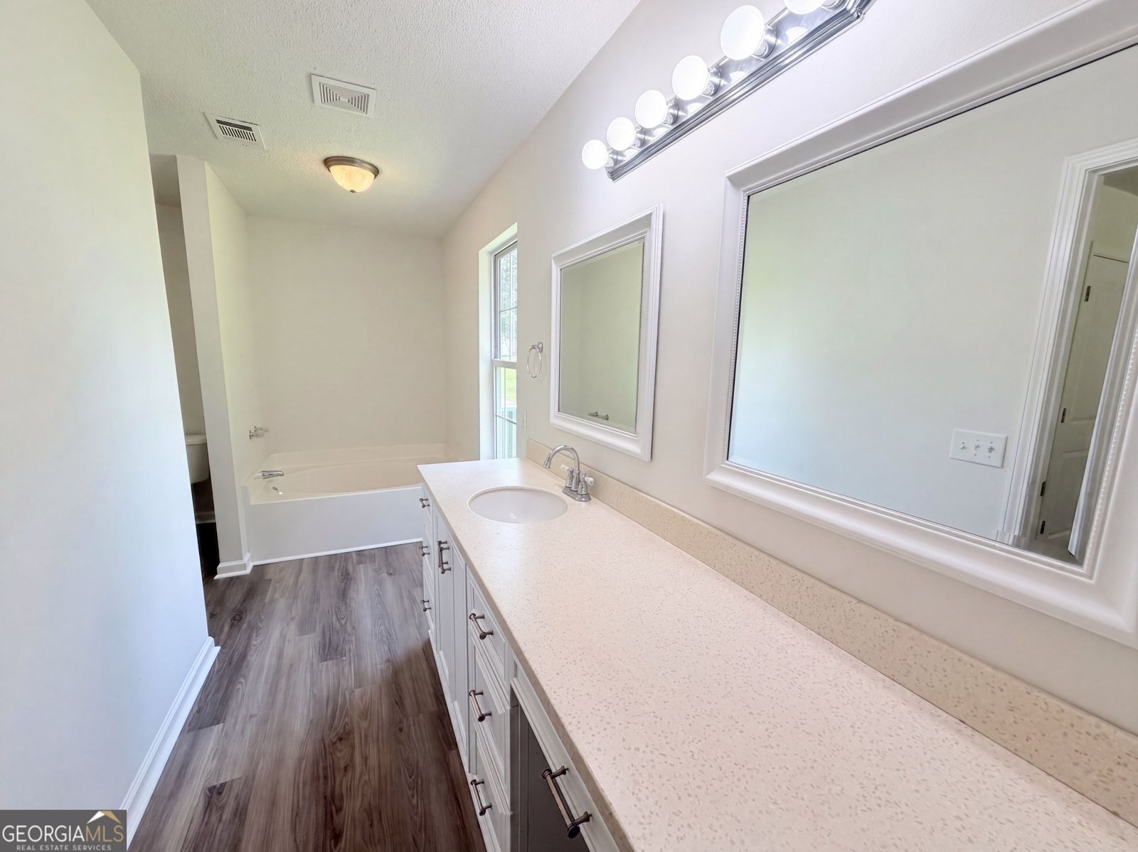 2506 Marixa Drive Statham - Photo 12