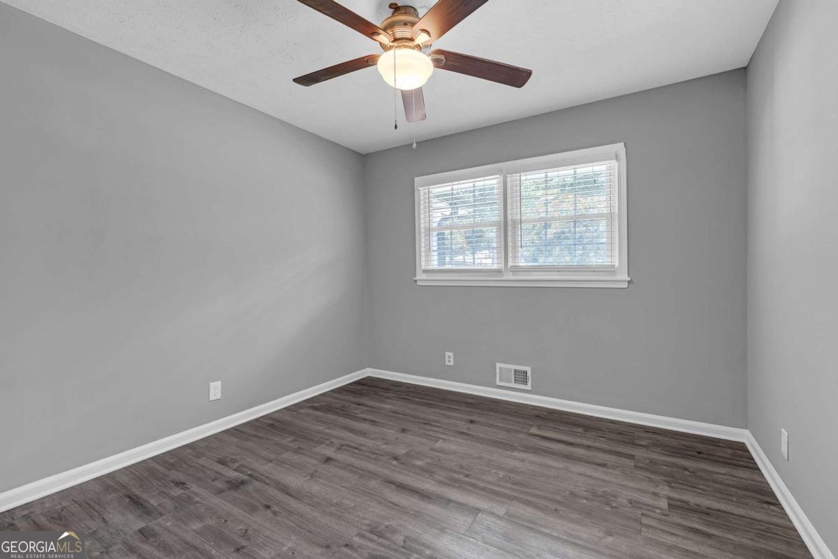 497 Dicks Court Lilburn - Photo 14