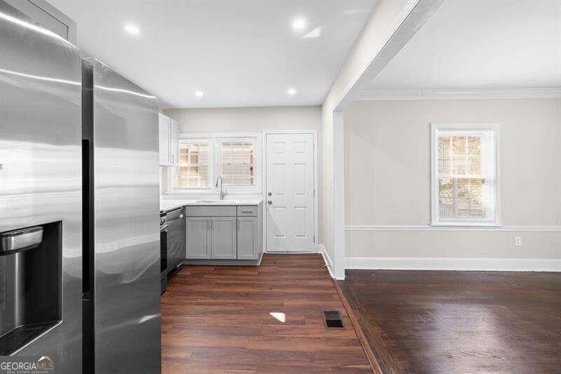 2506 Maple Street East Point - Photo 9