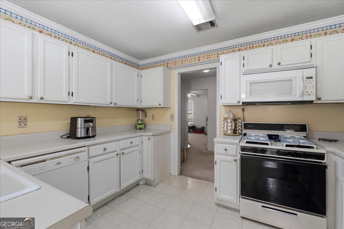 511 Barclay Court Stone Mountain - Photo 14