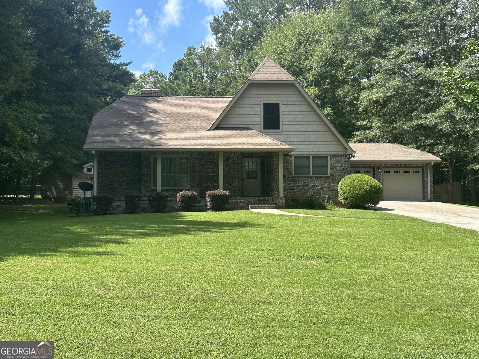 105 Hickory Place Fayetteville - main photo