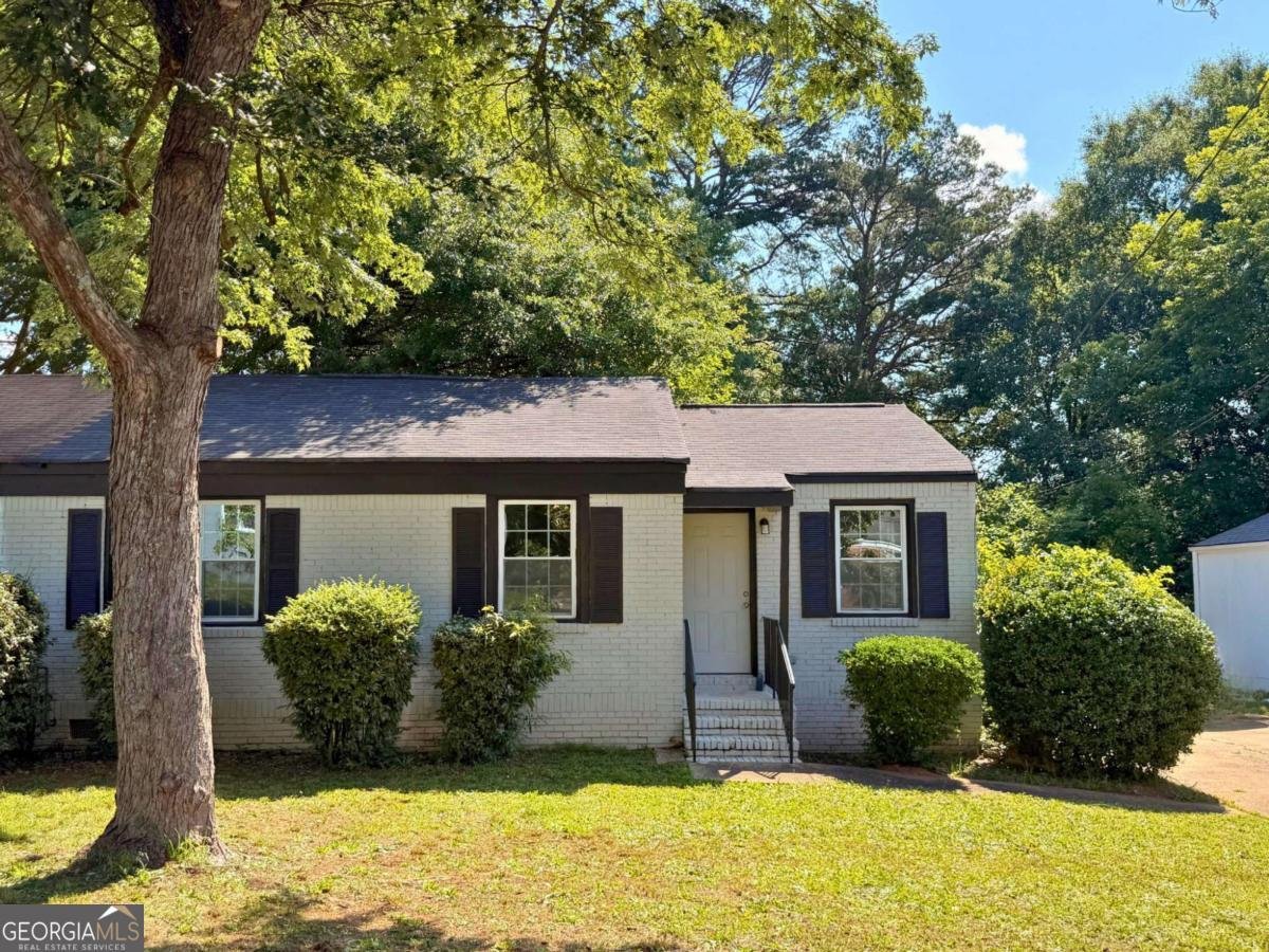 1718 Lisbon Drive Atlanta - main photo