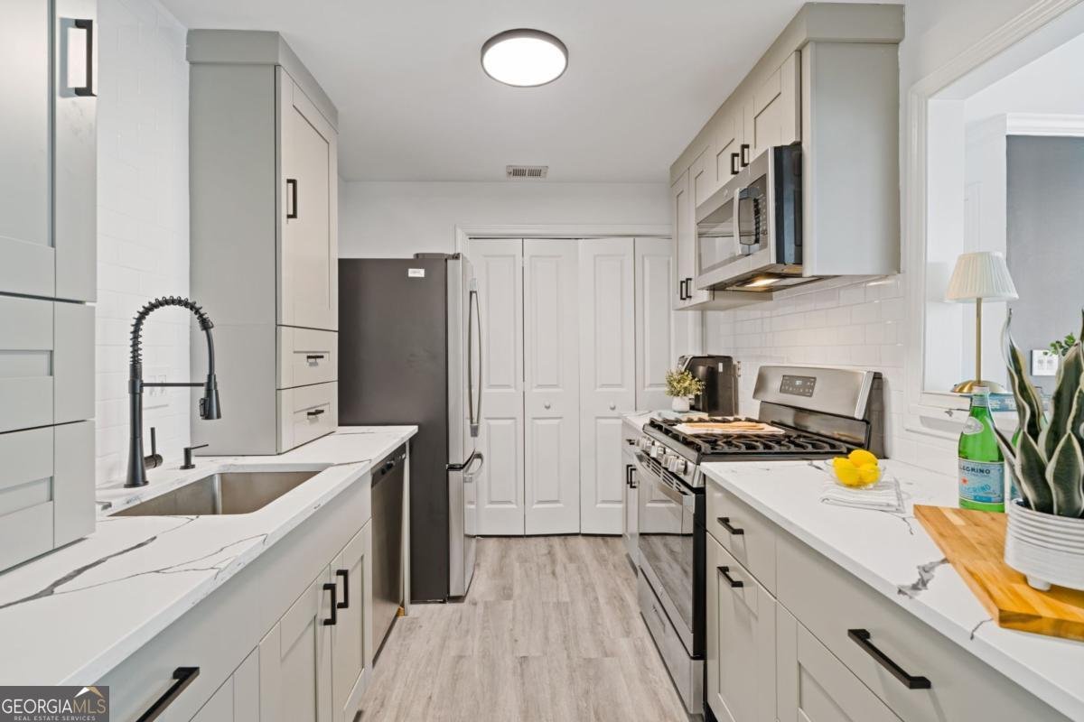 709 Berkeley Woods Drive Duluth - Photo 10