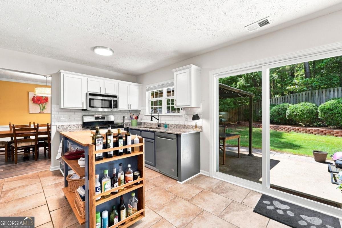 1593 Woodmore Drive Marietta - Photo 9