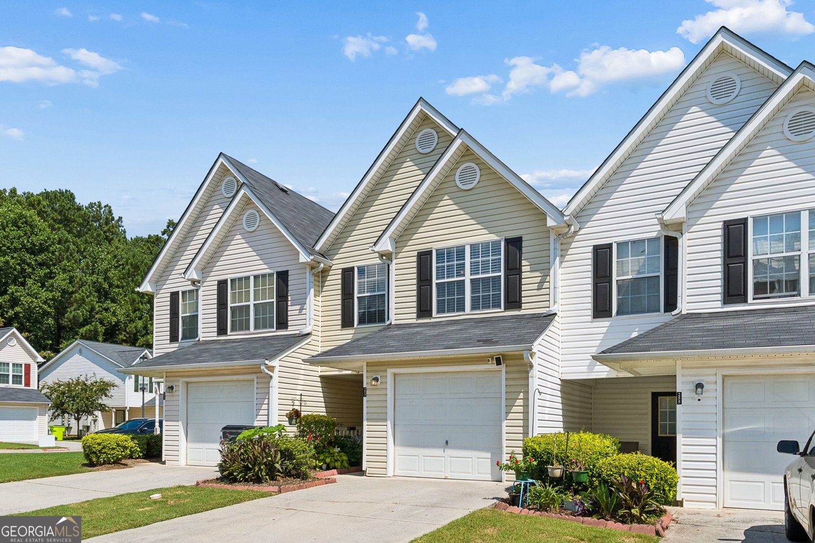 253 Gallant Court Mableton - main photo