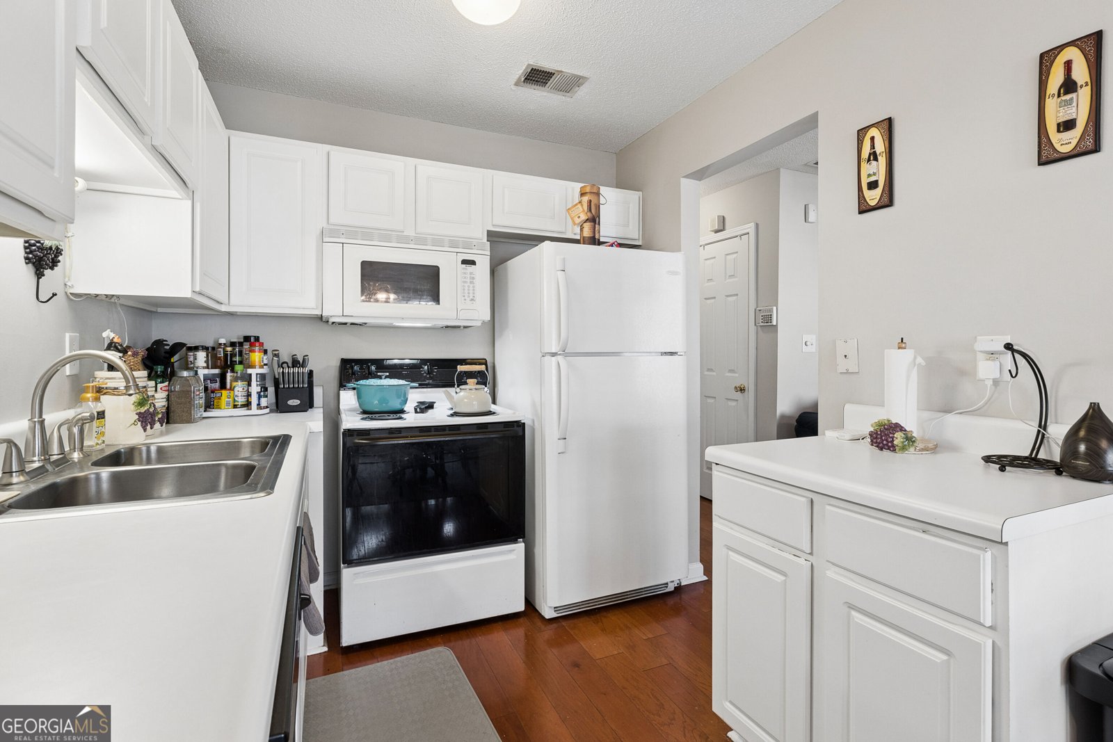 253 Gallant Court Mableton - Photo 8