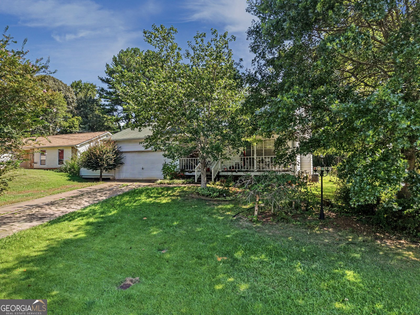 195 Kingsport Drive Lawrenceville - main photo