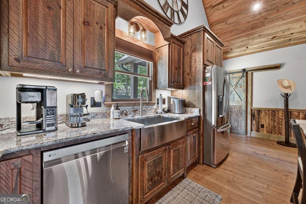 274 Hot House Drive Mineral Bluff - Photo 10