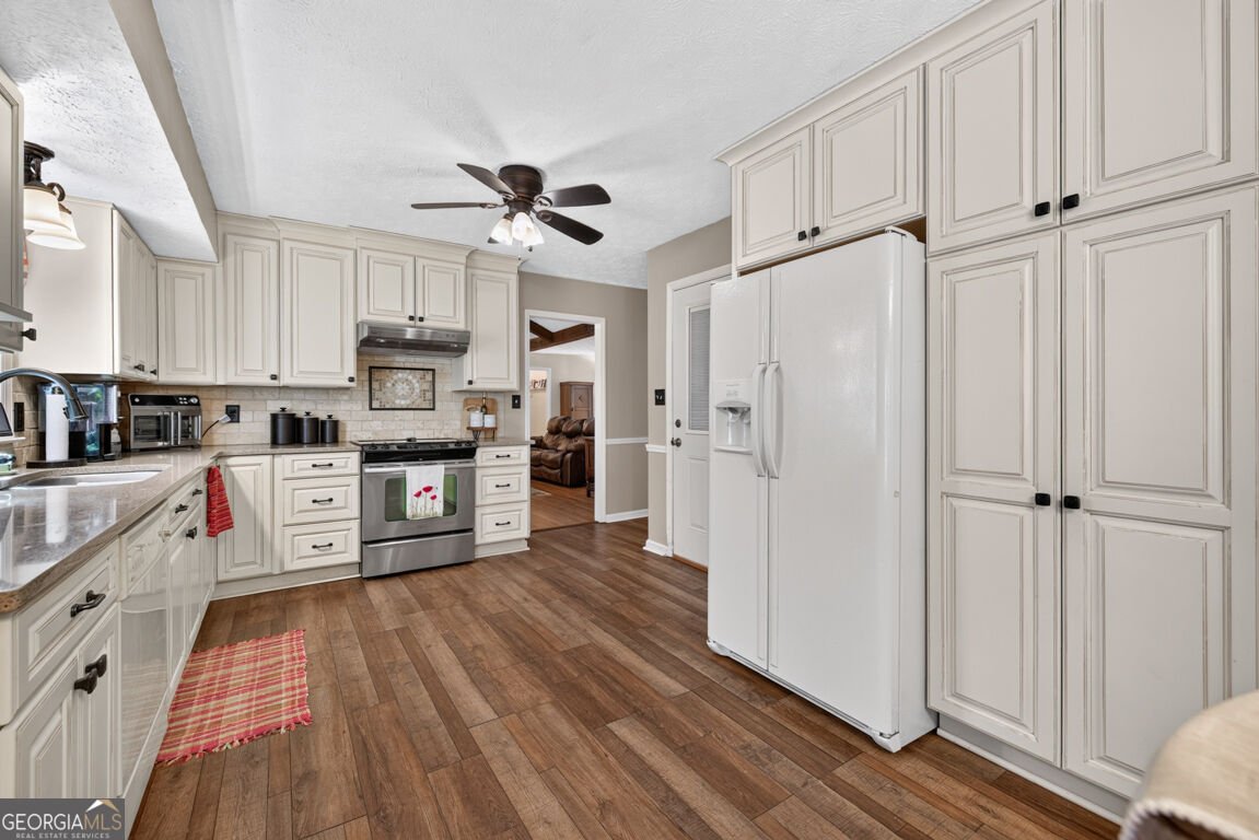 732 Windy Drive Stone Mountain - Photo 14