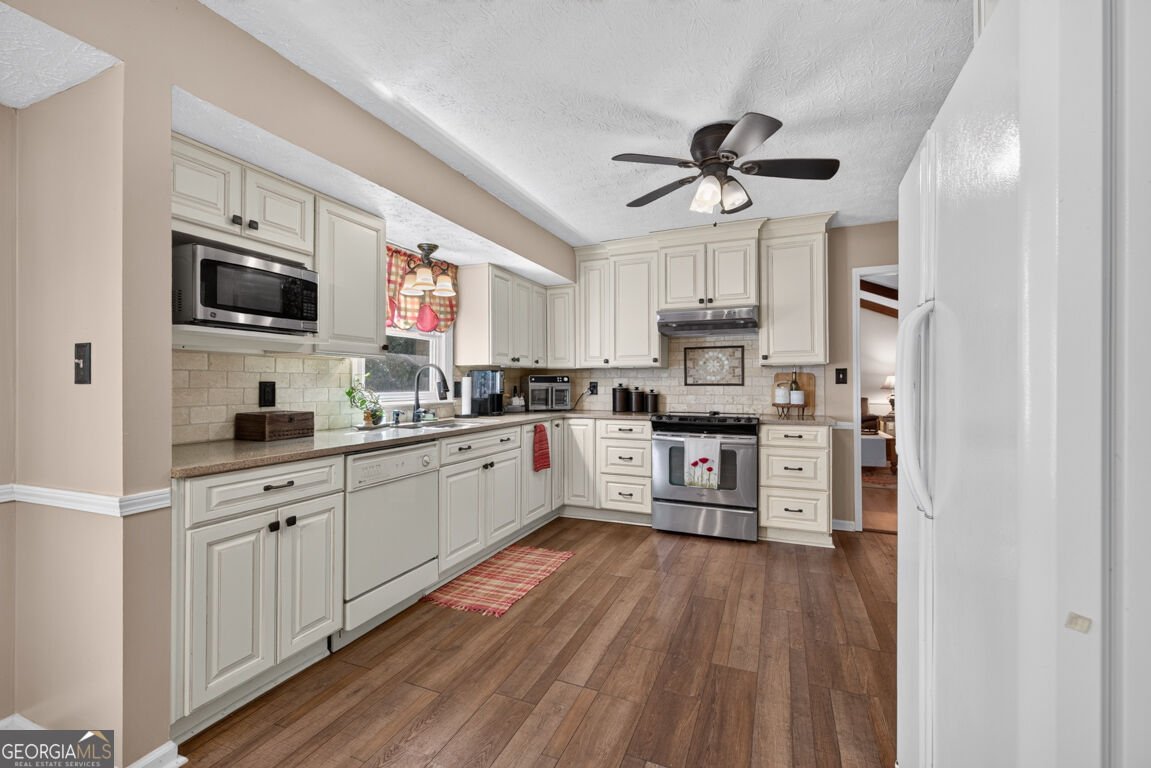 732 Windy Drive Stone Mountain - Photo 20