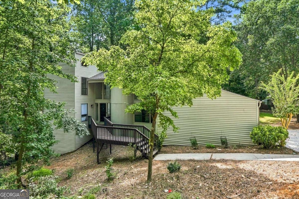 8810 Mount Drive Alpharetta - main photo