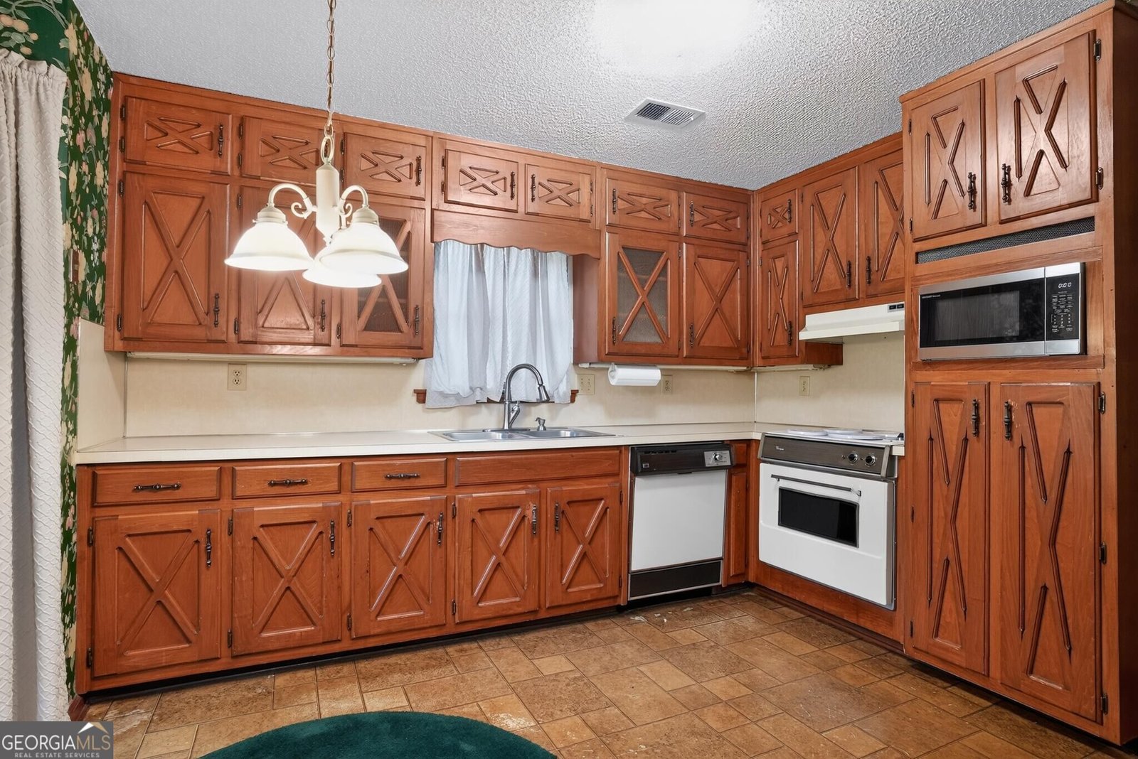 612 Tom Smith Road Lilburn - Photo 14