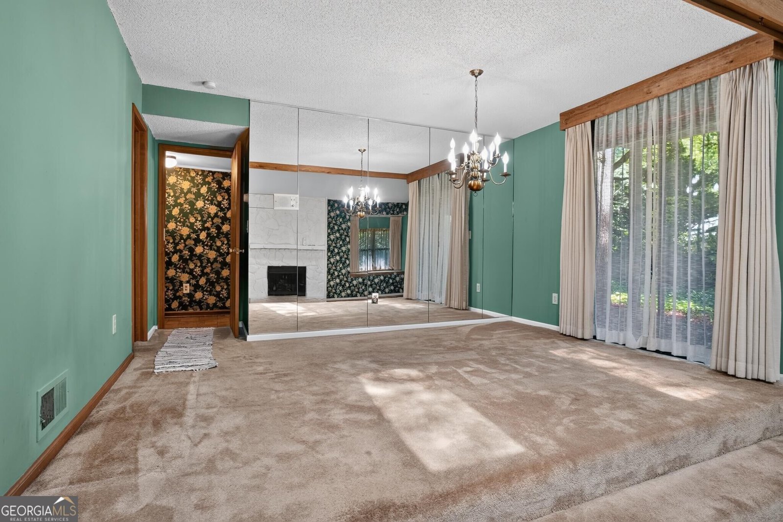 612 Tom Smith Road Lilburn - Photo 9