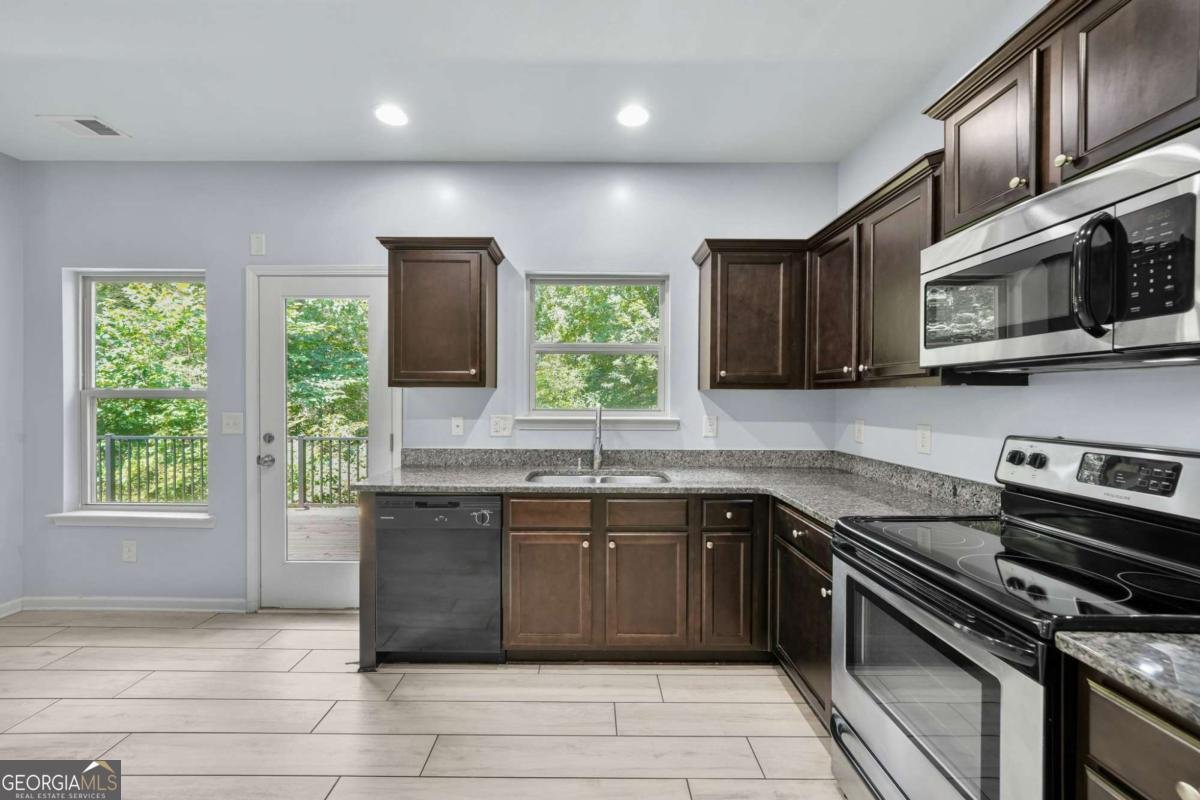 828 Pine Lane Lawrenceville - Photo 10