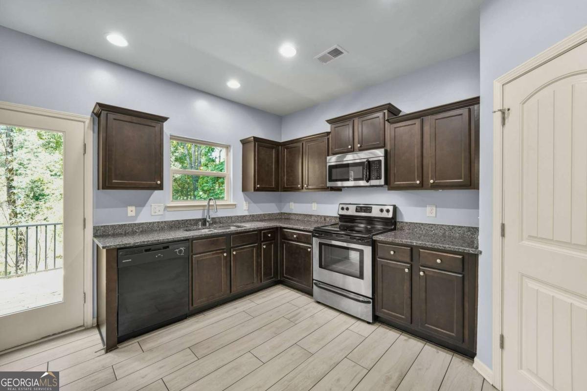 828 Pine Lane Lawrenceville - Photo 11