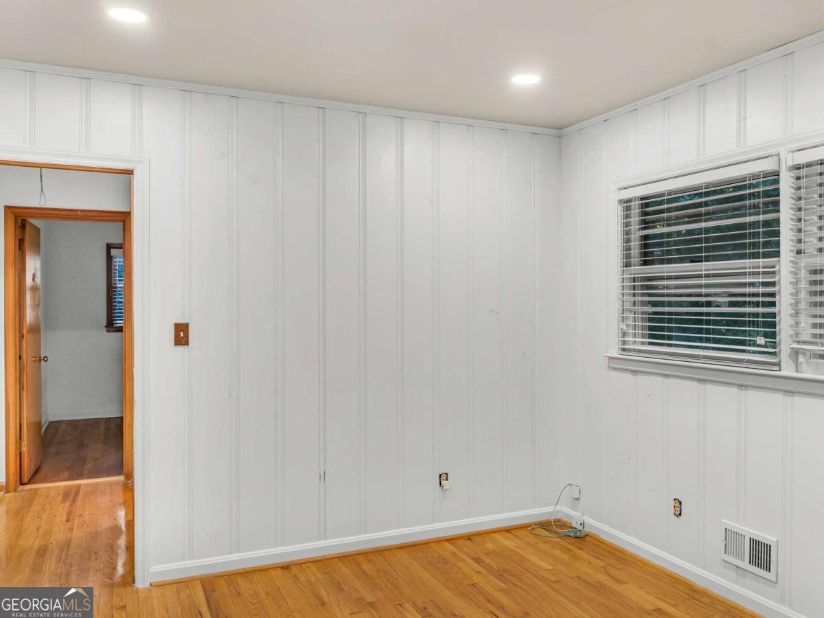 2560 Wood Valley Drive East Point - Photo 16