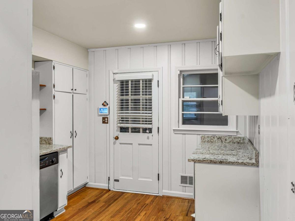 2560 Wood Valley Drive East Point - Photo 19